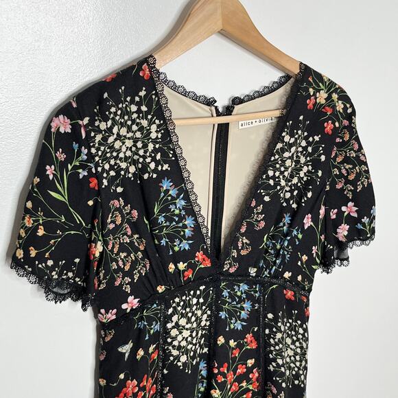 Alice + Olivia Womens Amara Mini Dress 2 Black Floral Fit And Flare V Neck Lace - Picture 6 of 15